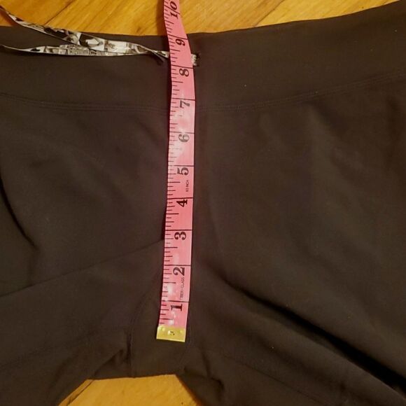 Lululemon Women’s Brown Tan Stretch Capri Cropped Wide Leg Workout Yoga. Size 8. - Picture 12 of 13